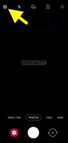 انتخاب آیکون چرخدنده یا تنظیمات در دوربین گوشی سامسونگ